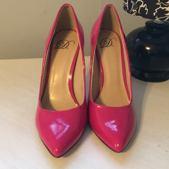 D’S LIPSTICK PINK PATENT HEELS - Picture 2 of 4